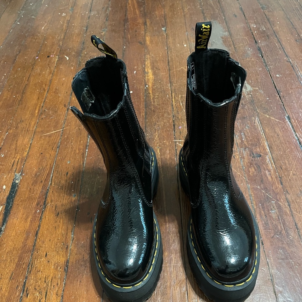 2976 Max Black Doc Marten’s